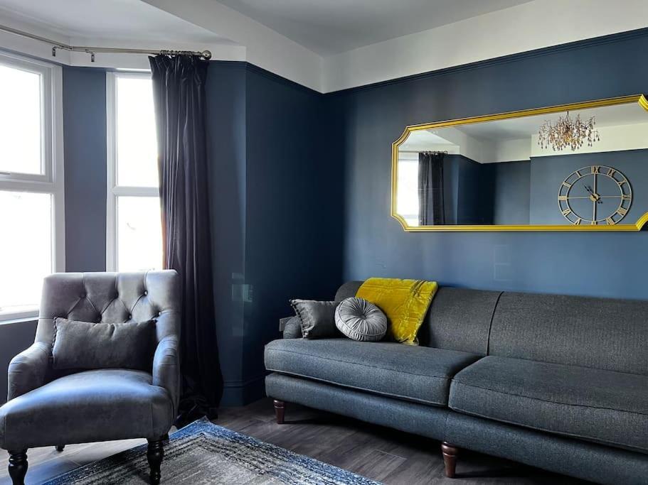 Casa vacanze No 11, Fishguard, Ideal For Beach, Coastal Path And Town! Fishguard