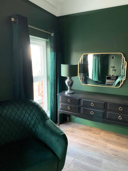 Casa vacanze No 11, Fishguard, Ideal For Beach, Coastal Path And Town! *