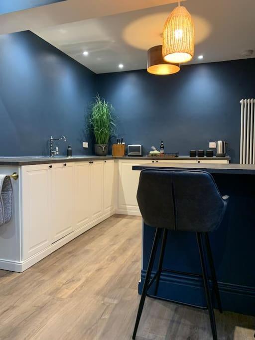 No 11, Fishguard, Ideal For Beach, Coastal Path And Town! *